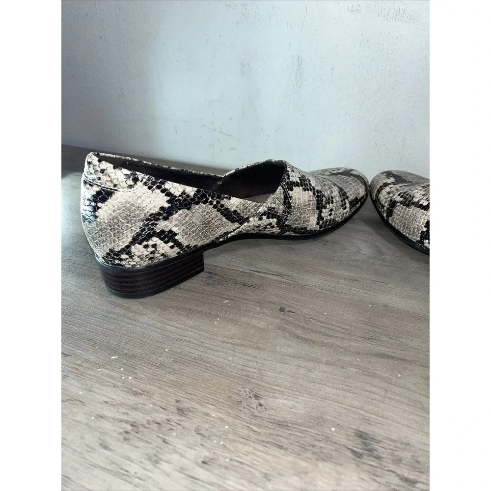 Clarks Collection Taupe Snakeskin Slip-On Loafers Women's Size 7 M Black and Tan